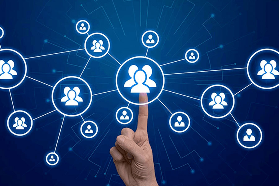 تطوير القيادات والكوادر الإدارية